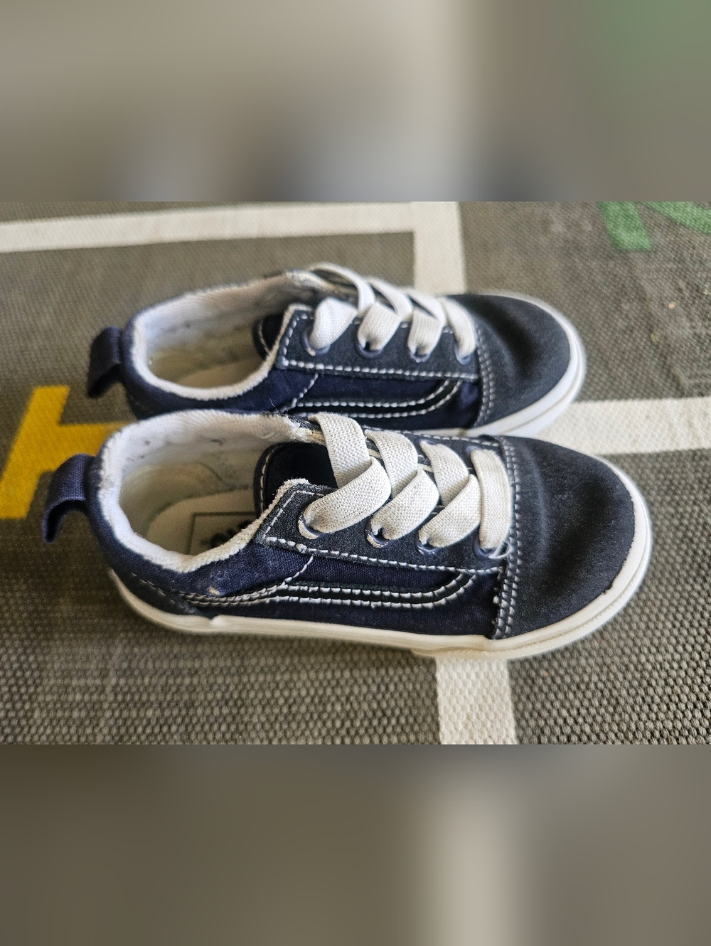 Vans Kids Navy and White Canvas Low-Top Sneakers With Elastic Laces